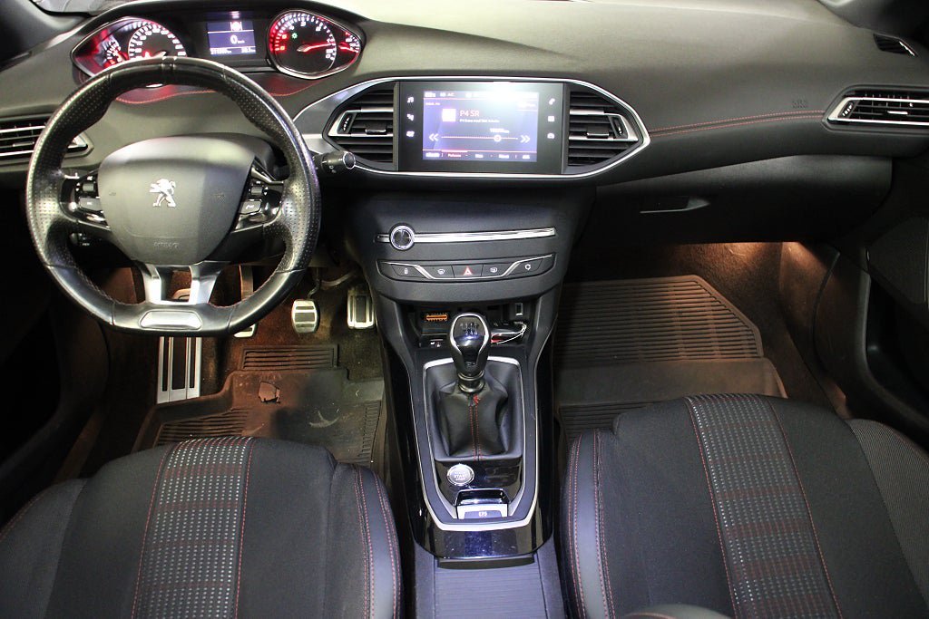 Vehicle Image 14