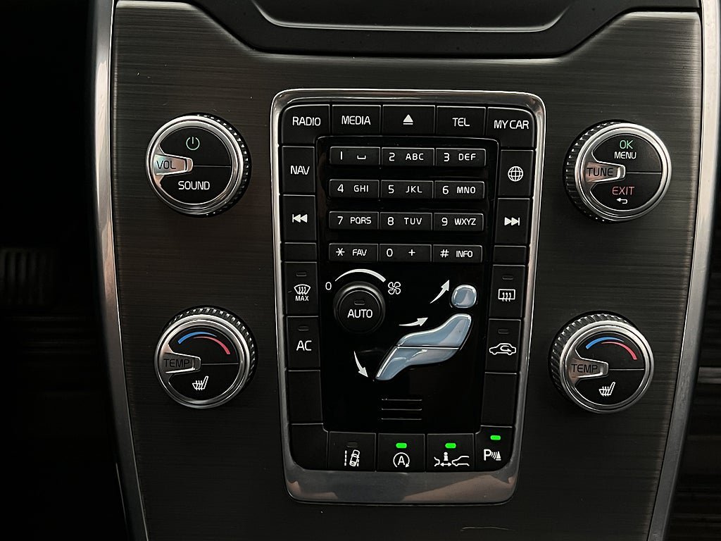 Vehicle Image 24