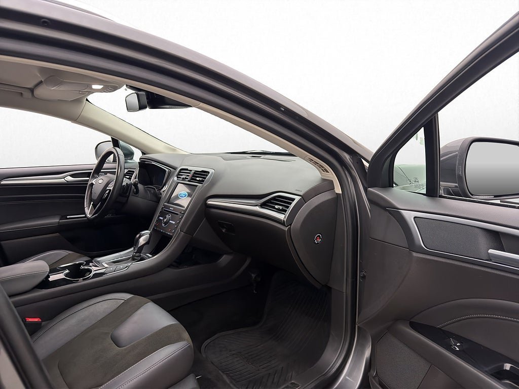 Vehicle Image 16