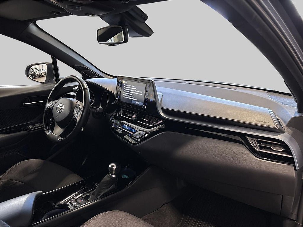 Vehicle Image 10