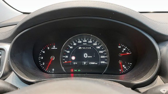Vehicle Image 16