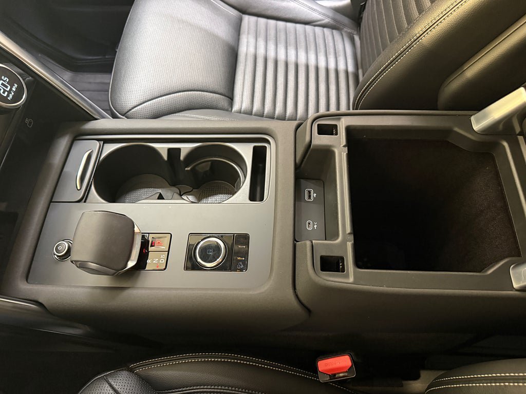 Vehicle Image 14