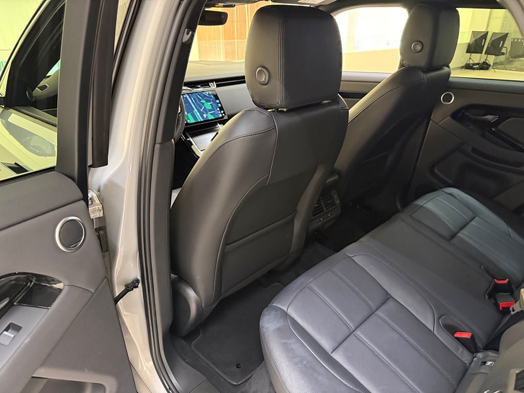 Vehicle Image 18