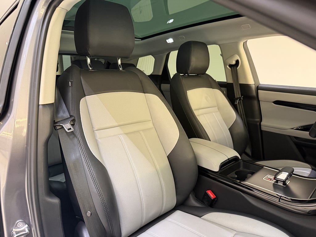 Vehicle Image 17