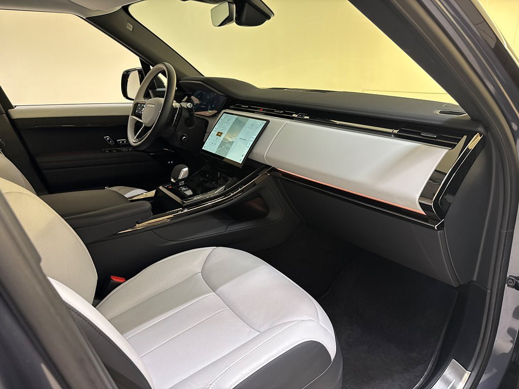 Vehicle Image 19