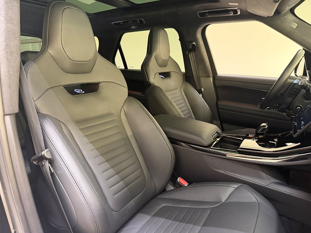 Vehicle Image 21