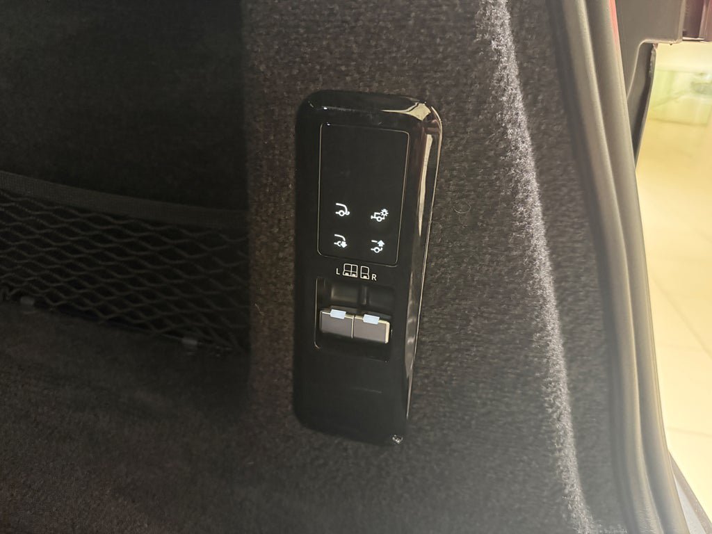Vehicle Image 24