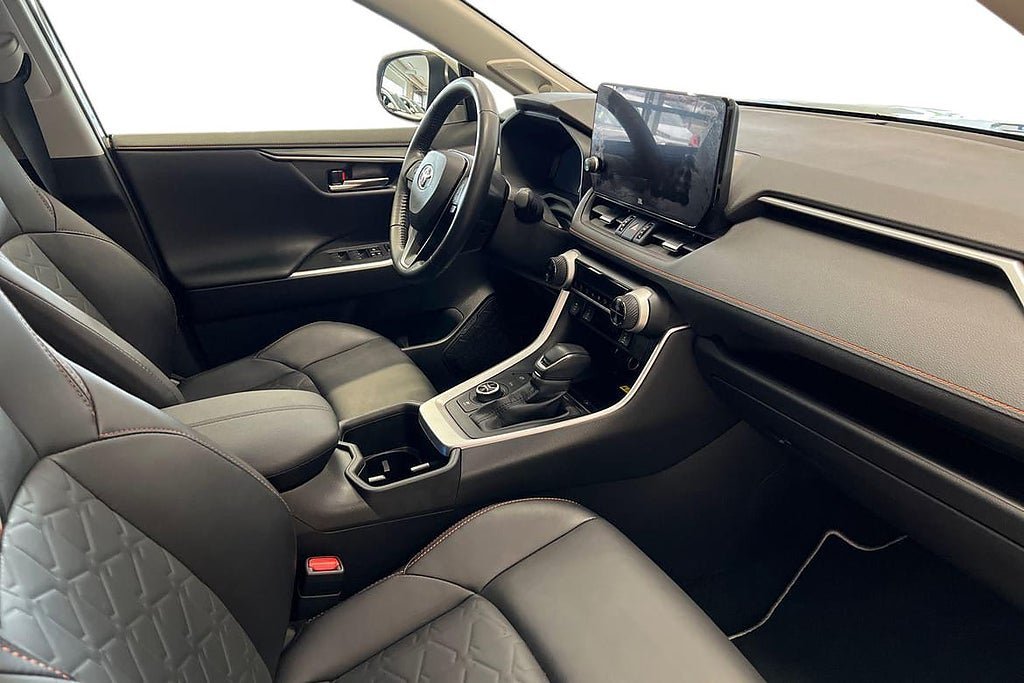 Vehicle Image 6