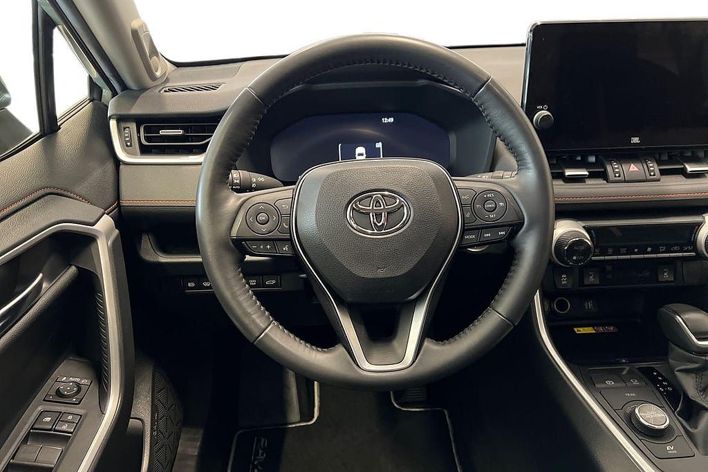 Vehicle Image 9