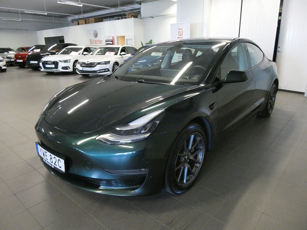 Vehicle Image 8