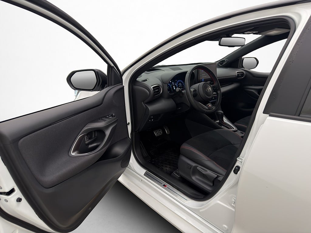 Vehicle Image 10