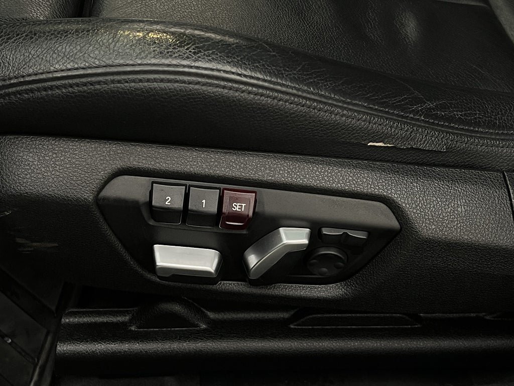 Vehicle Image 29