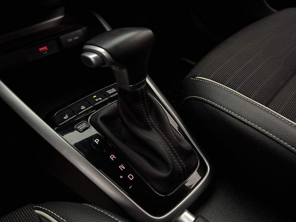 Vehicle Image 21