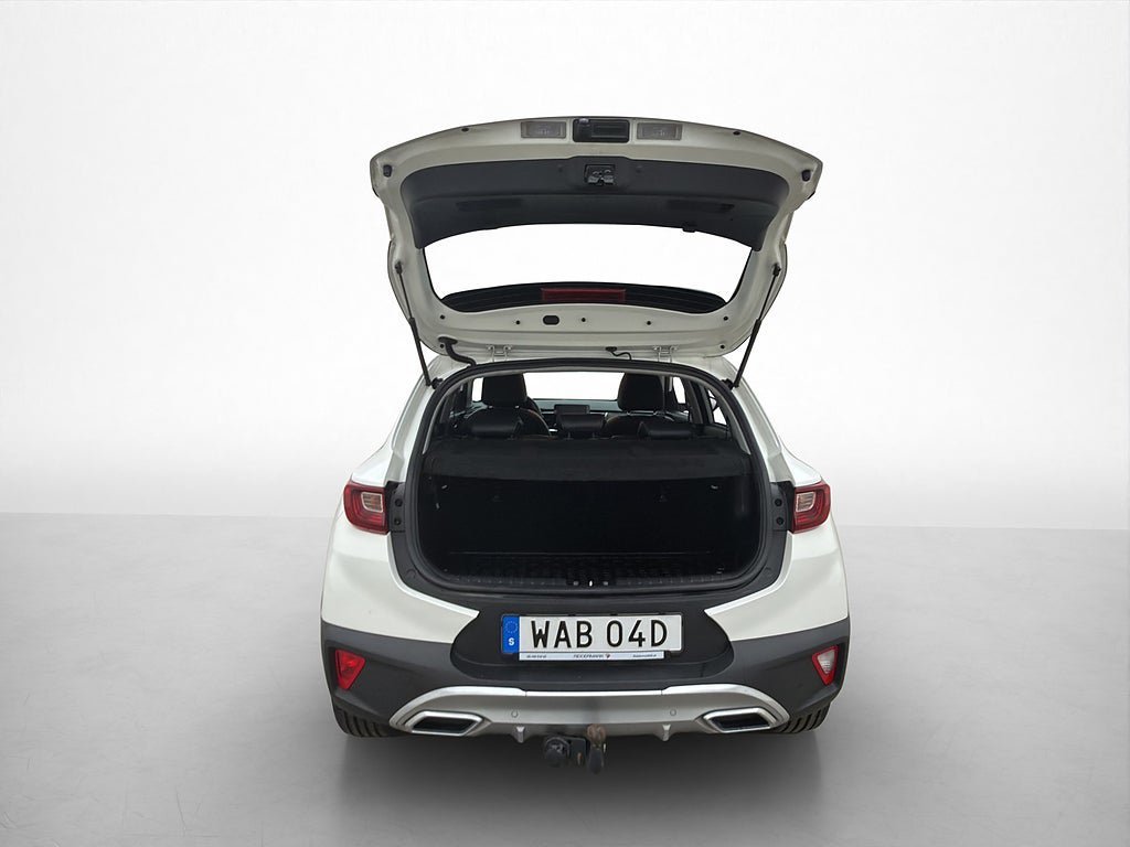 Vehicle Image 25