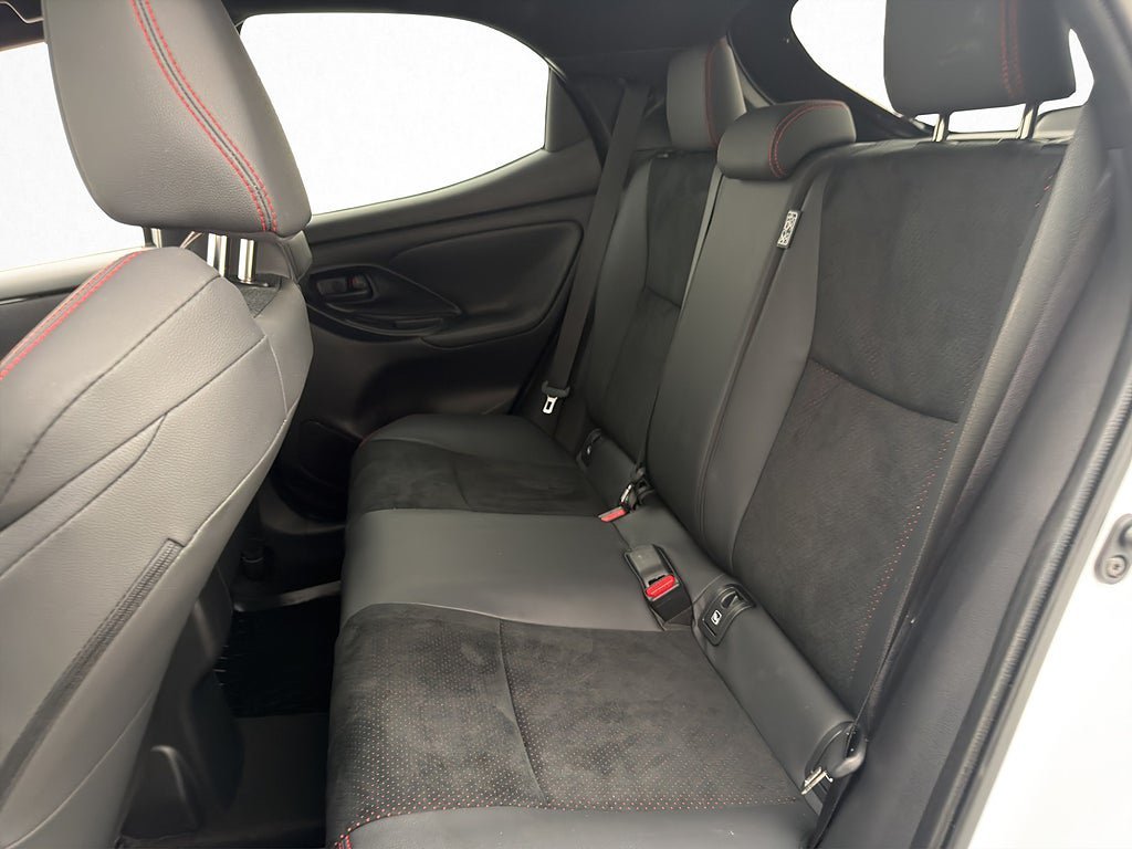 Vehicle Image 29