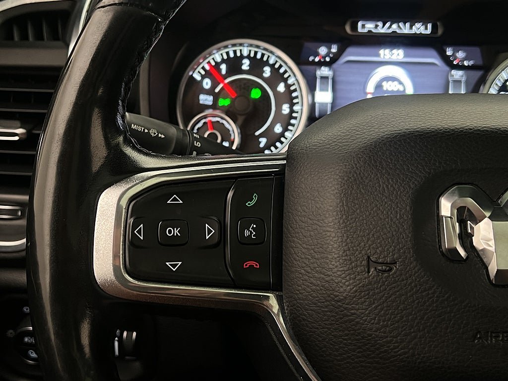 Vehicle Image 23