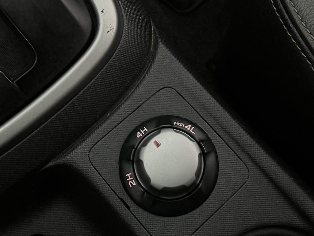 Vehicle Image 25