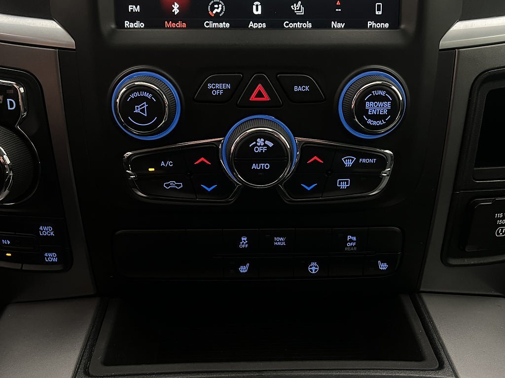 Vehicle Image 28