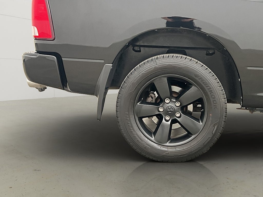 Vehicle Image 33
