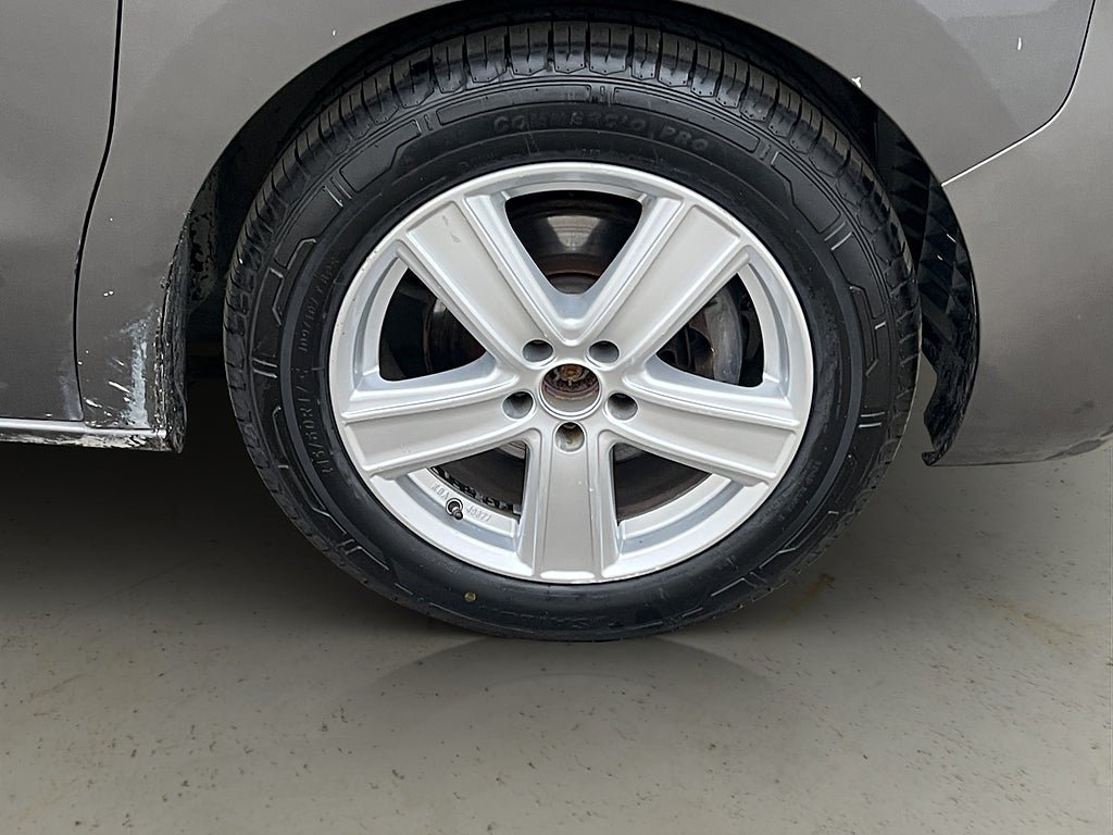Vehicle Image 33