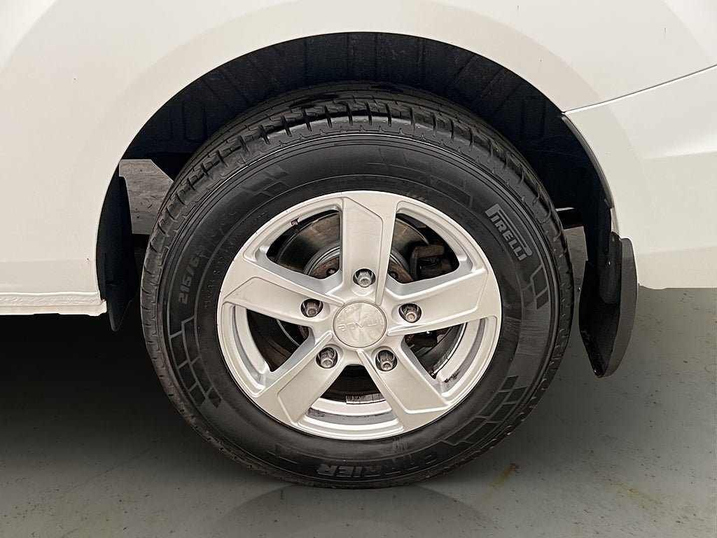 Vehicle Image 28