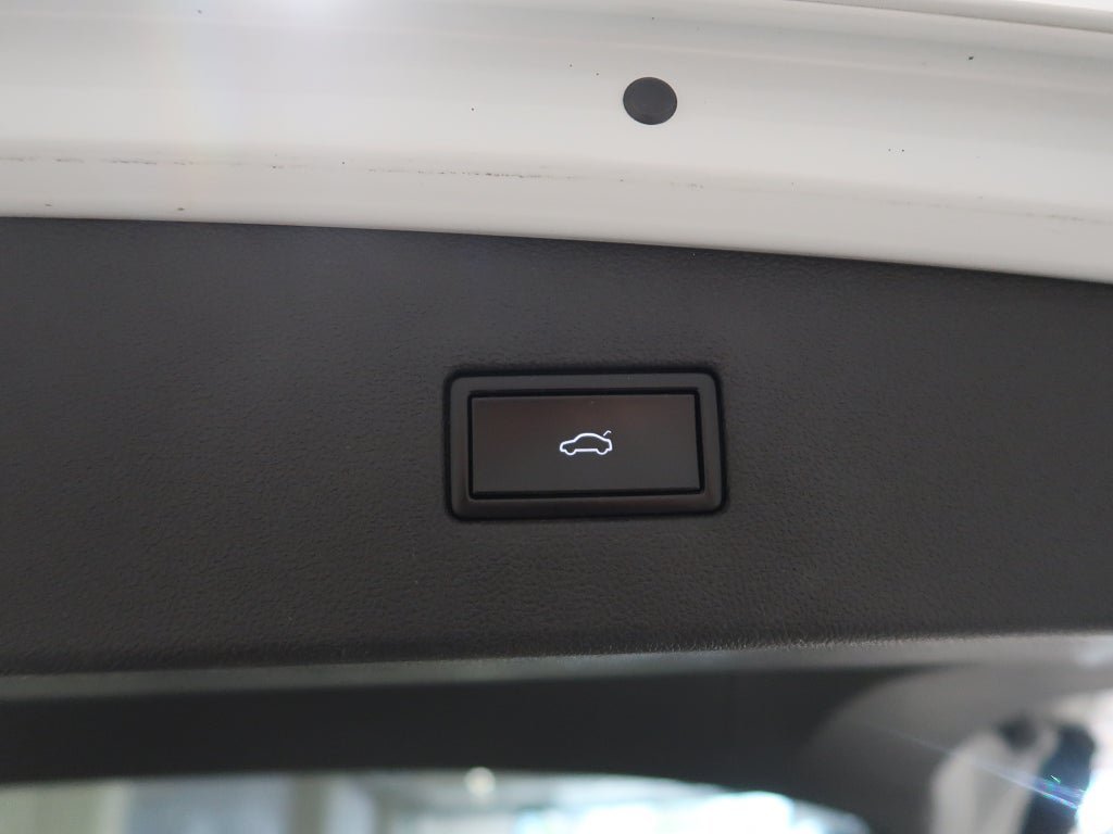 Vehicle Image 28