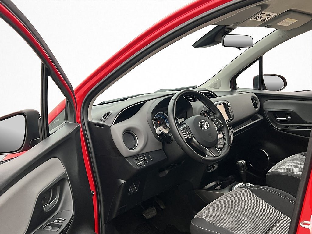 Vehicle Image 9