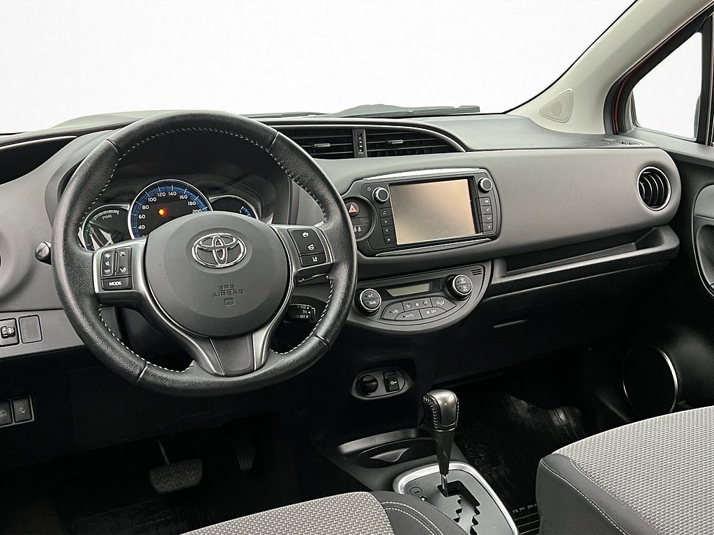 Vehicle Image 11