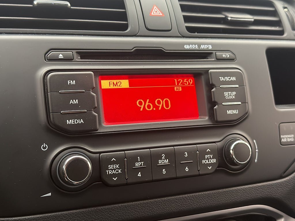Vehicle Image 16