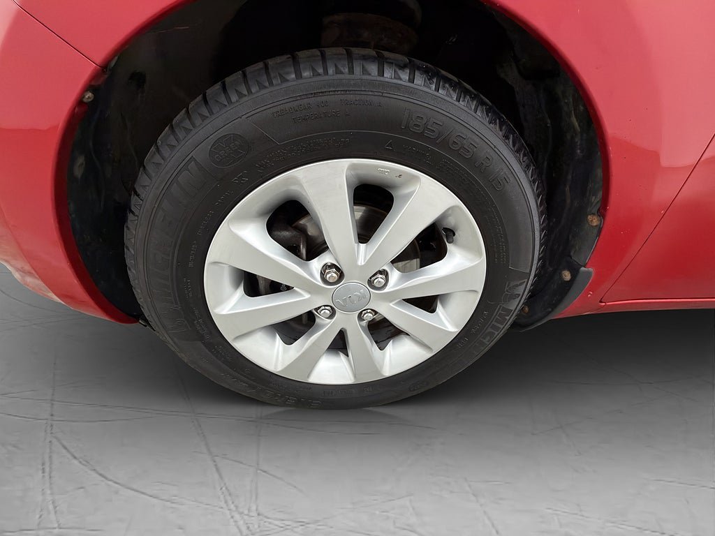 Vehicle Image 23