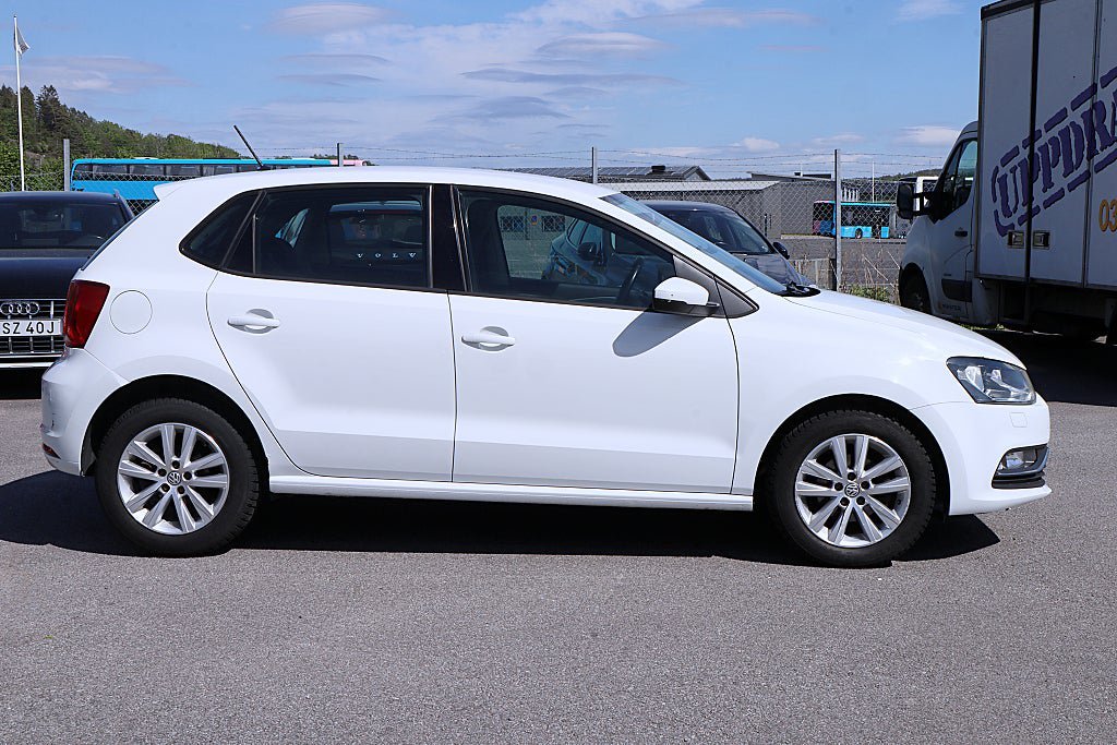Vehicle Image 5
