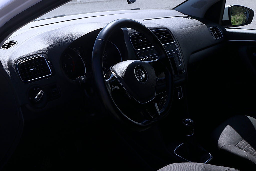 Vehicle Image 13