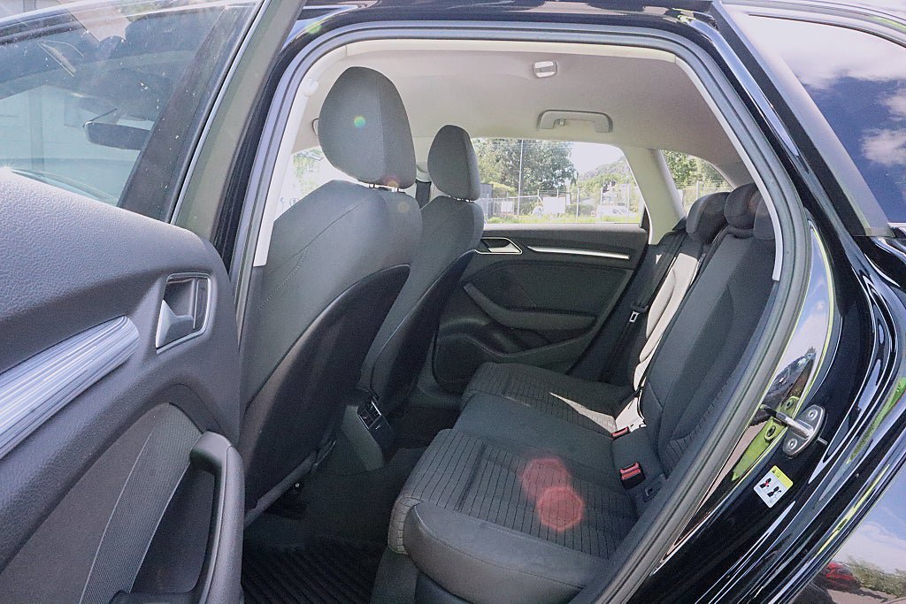 Vehicle Image 17