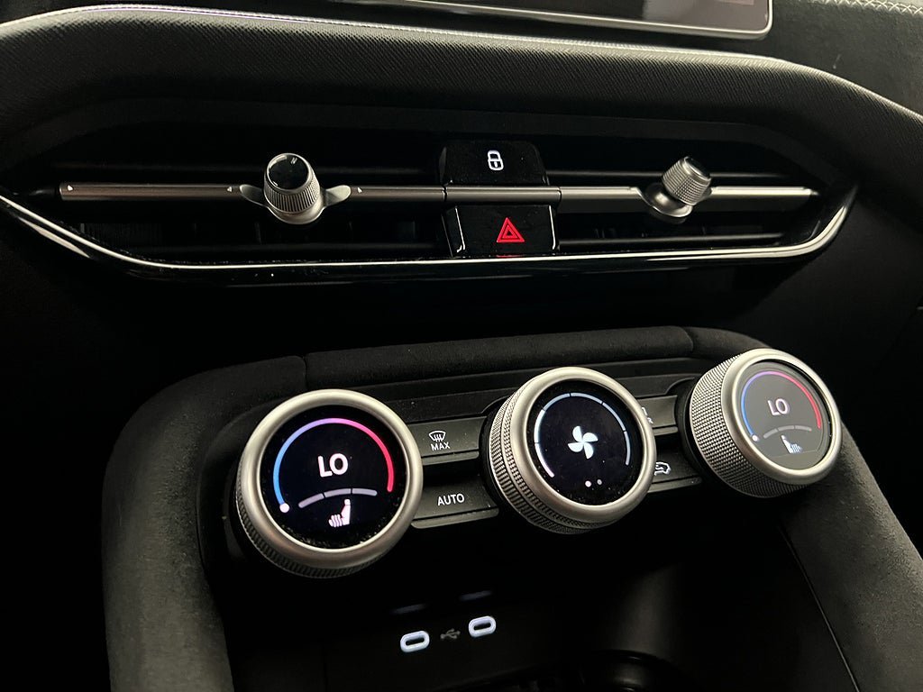 Vehicle Image 27