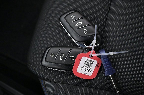 Vehicle Image 21