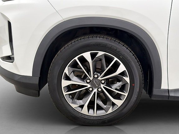 Vehicle Image 25