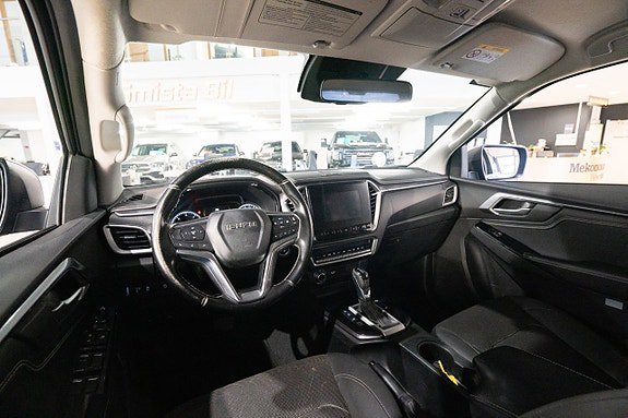Vehicle Image 13