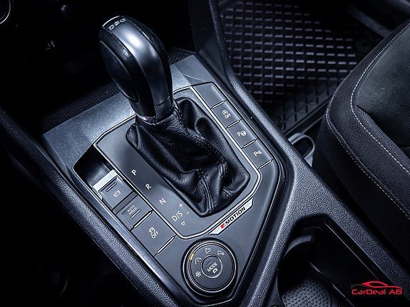 Vehicle Image 28
