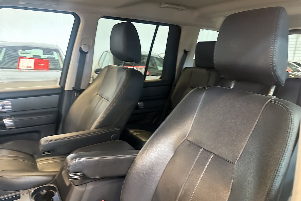 Vehicle Image 16