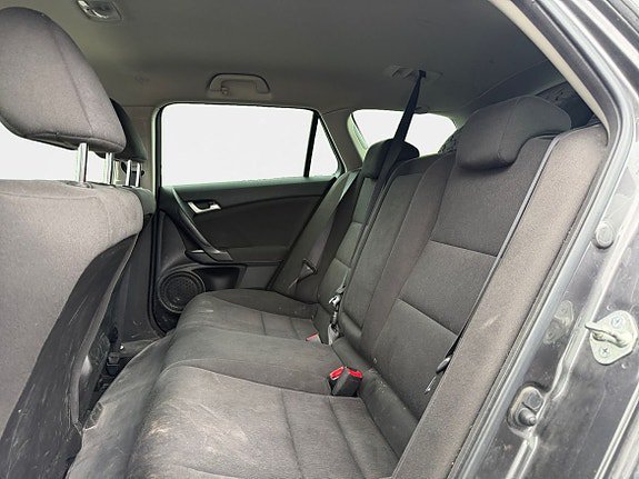Vehicle Image 26