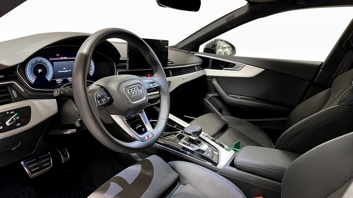 Vehicle Image 7