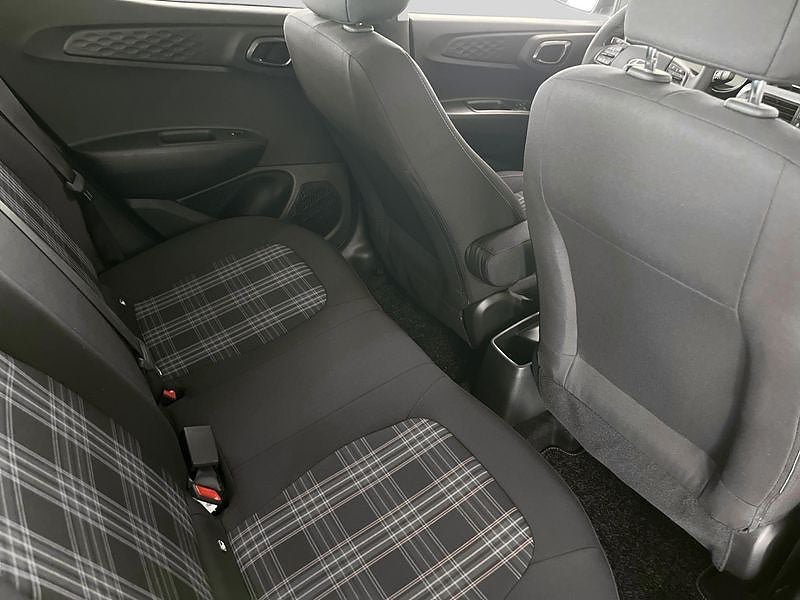 Vehicle Image 12