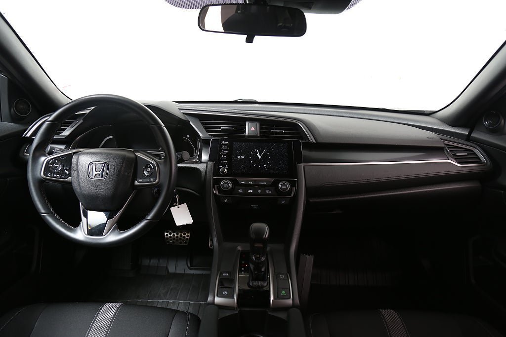 Vehicle Image 17