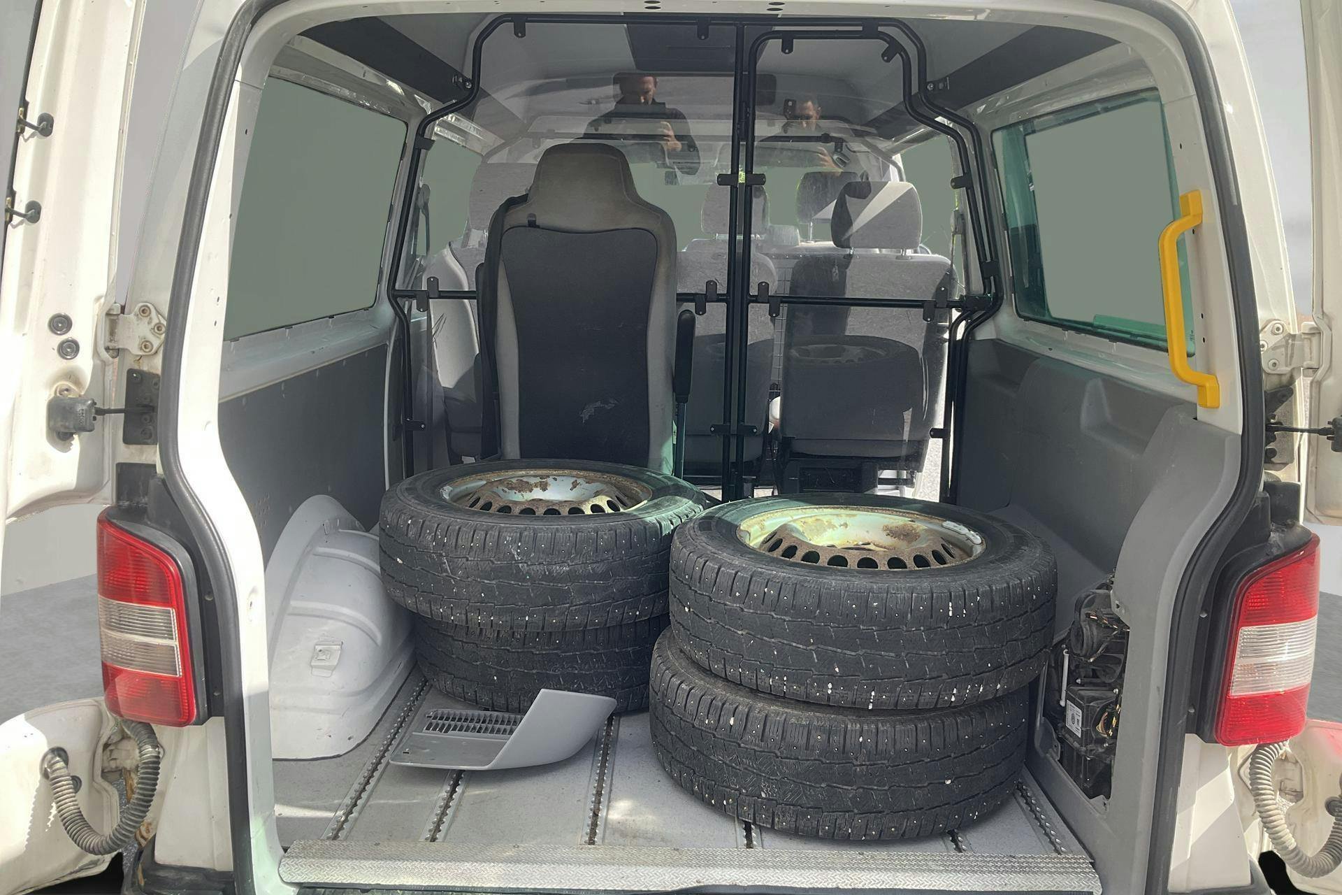 Vehicle Image 8