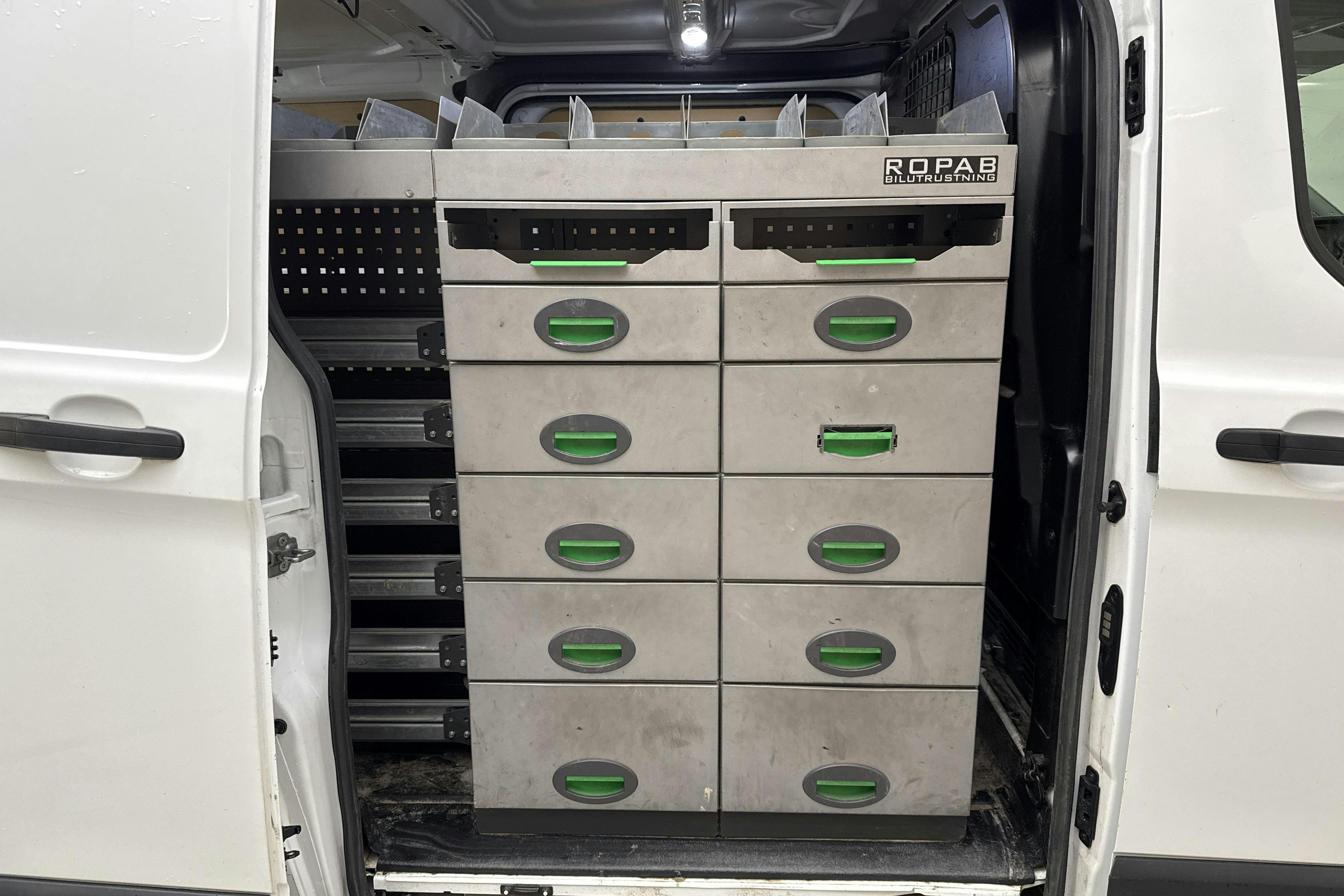 Vehicle Image 8