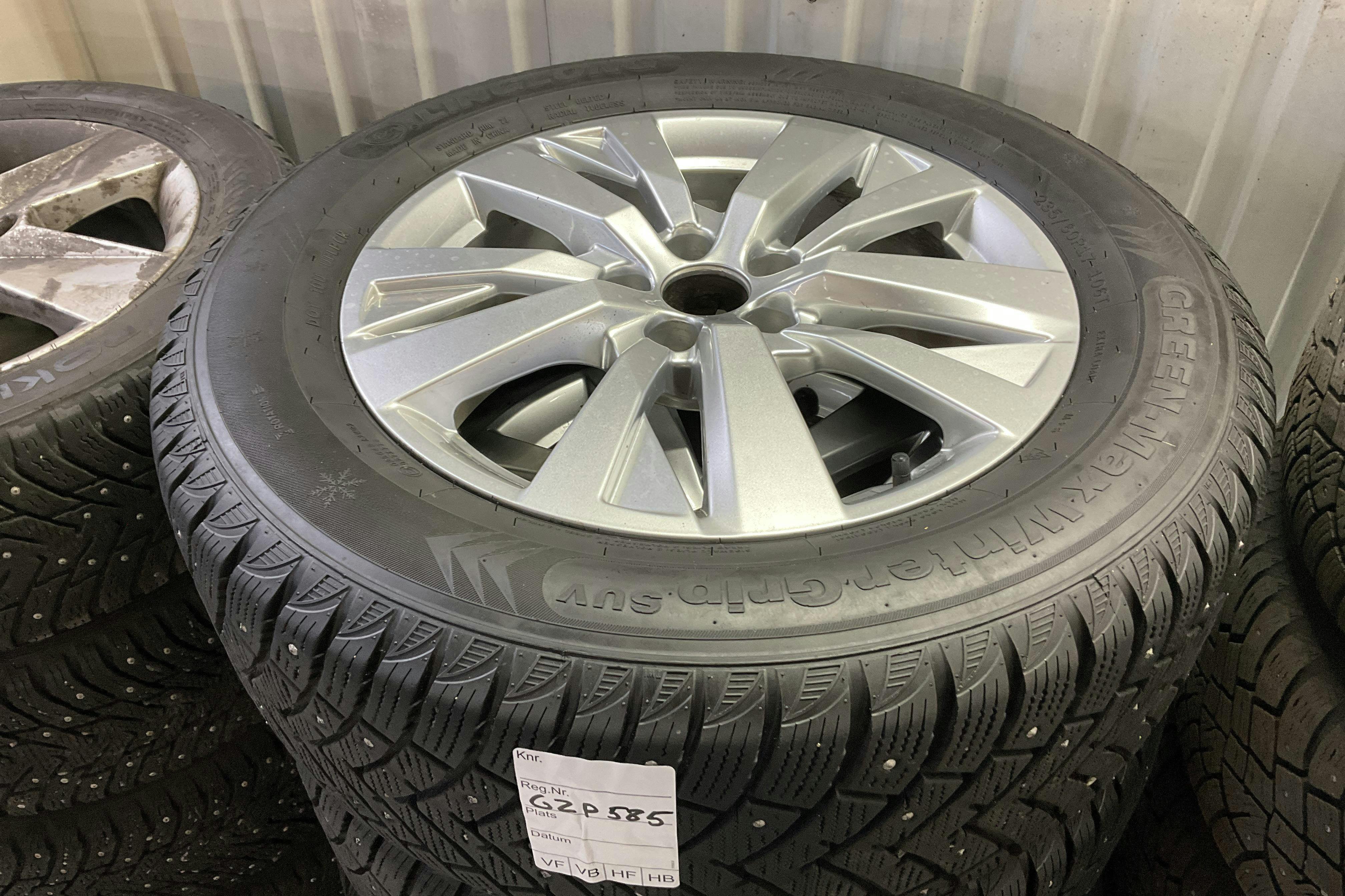 Vehicle Image 11