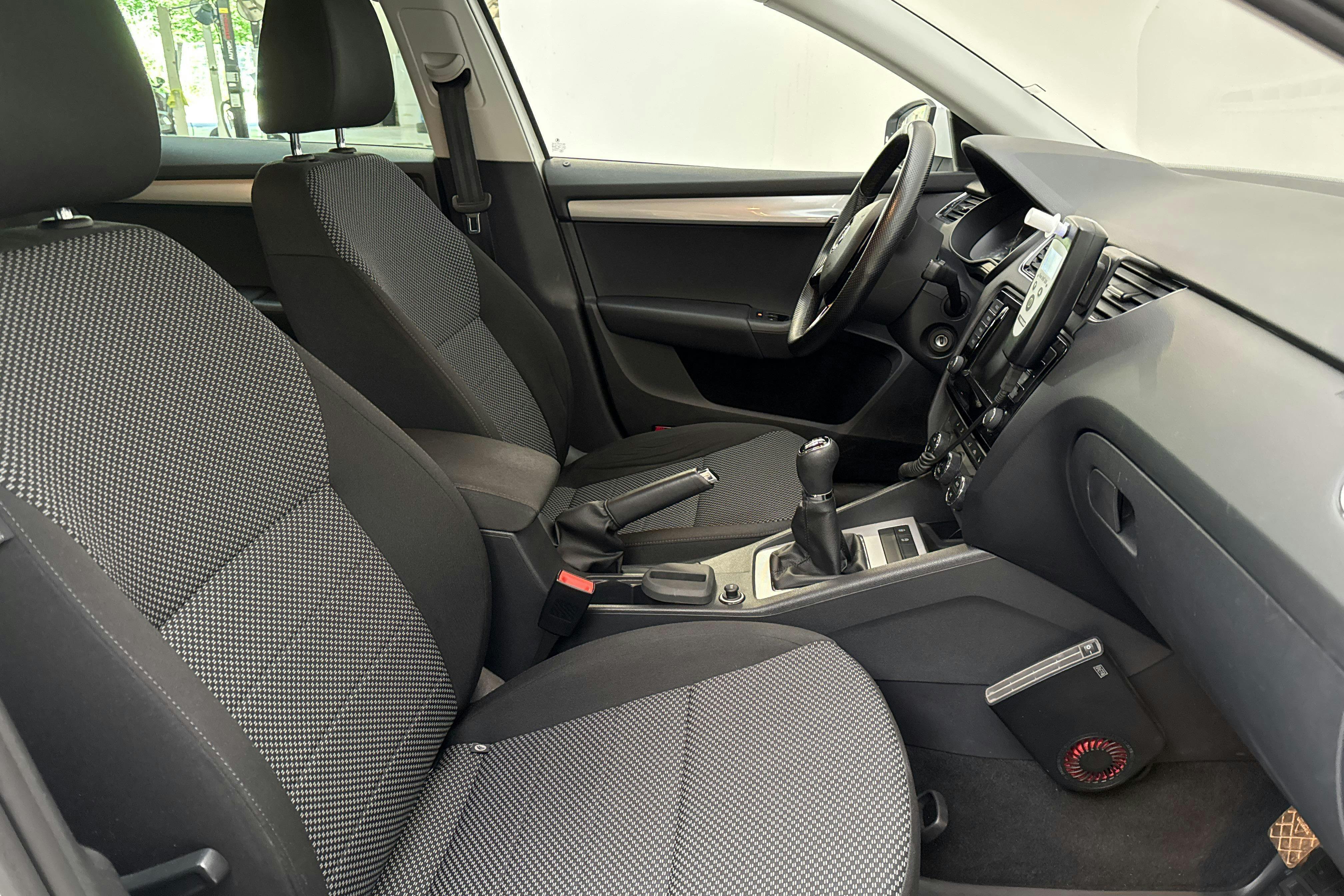 Vehicle Image 7