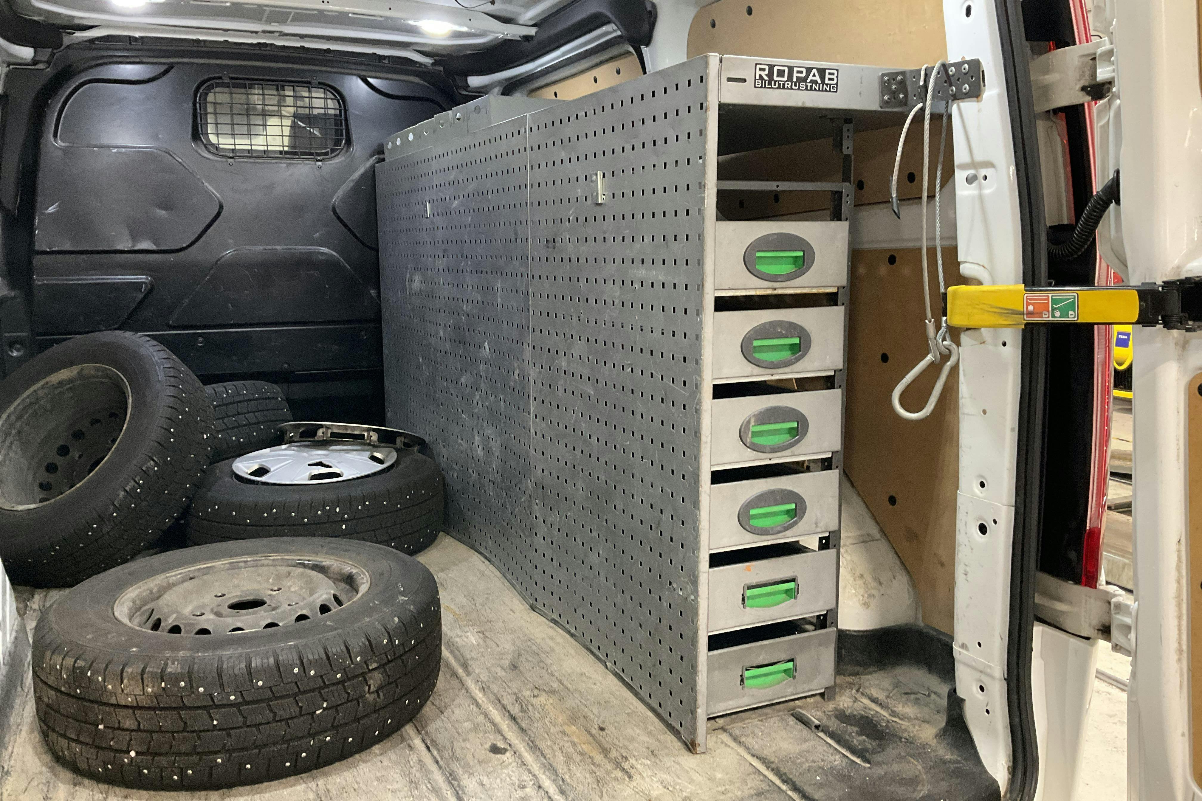 Vehicle Image 13