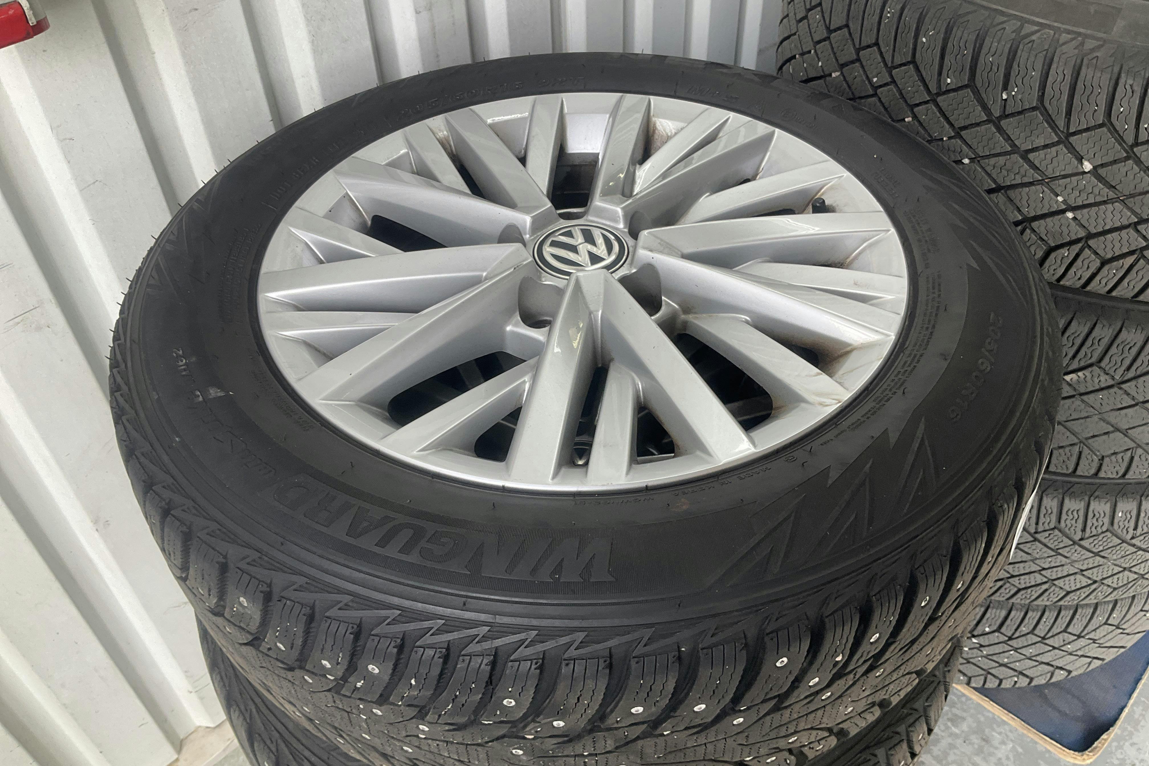 Vehicle Image 11