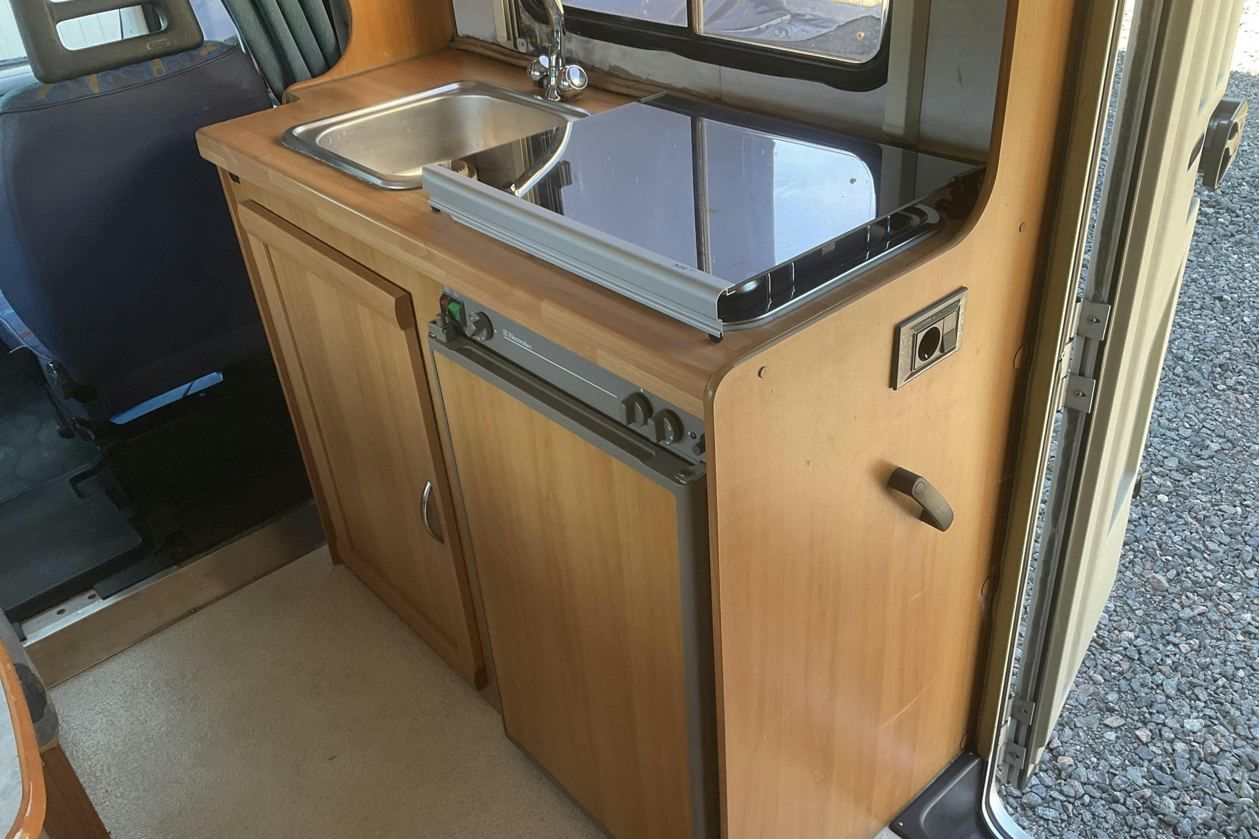 Vehicle Image 16